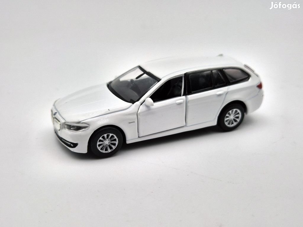 BMW F11 - fehér -  Tiny Toys - 1:64