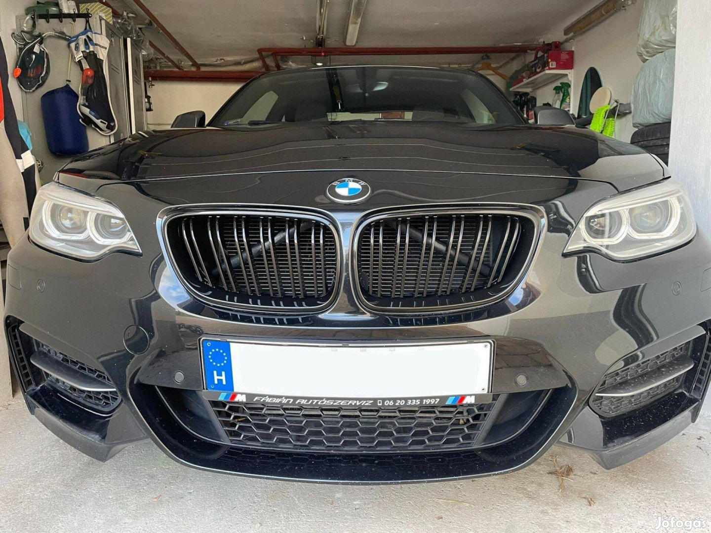 BMW F22, F23 (2-es BMW) díszrács vese lakk fekte dupla pálcás ferede