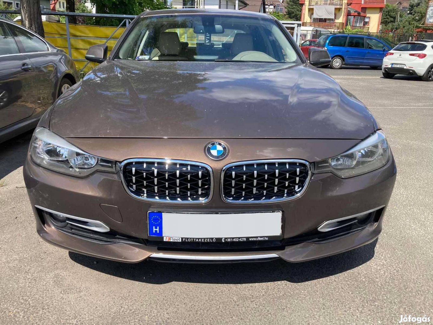 BMW F30 F31 F35 vese díszrács / hűtőrács Gyémánt mintás króm-króm