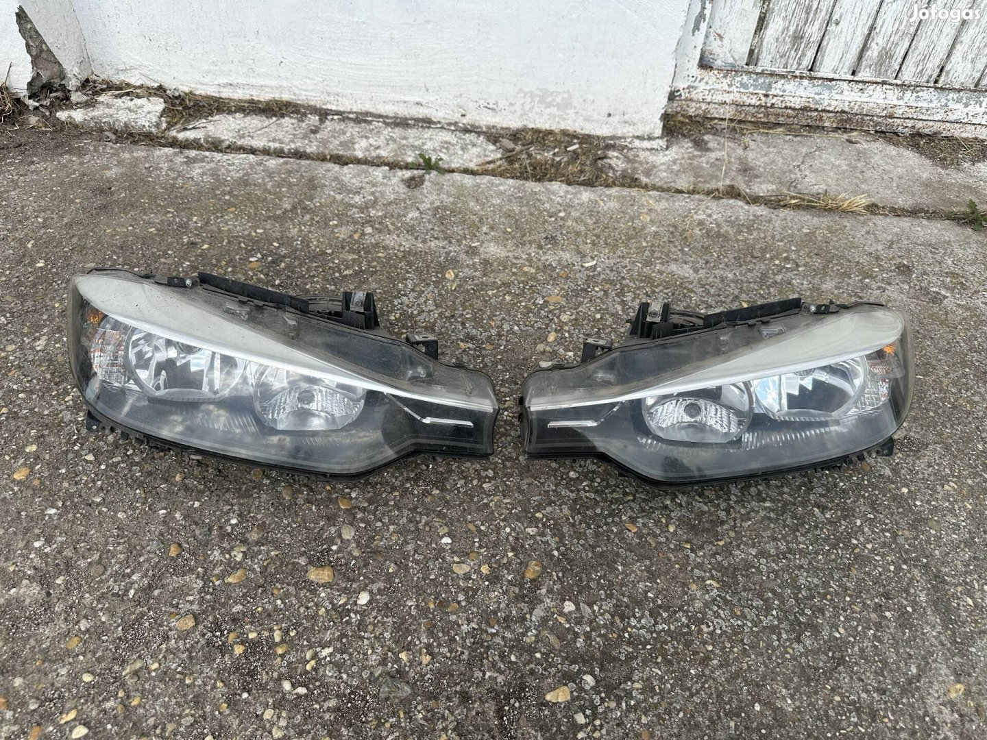 BMW F30 F31 első halogén fényszóró