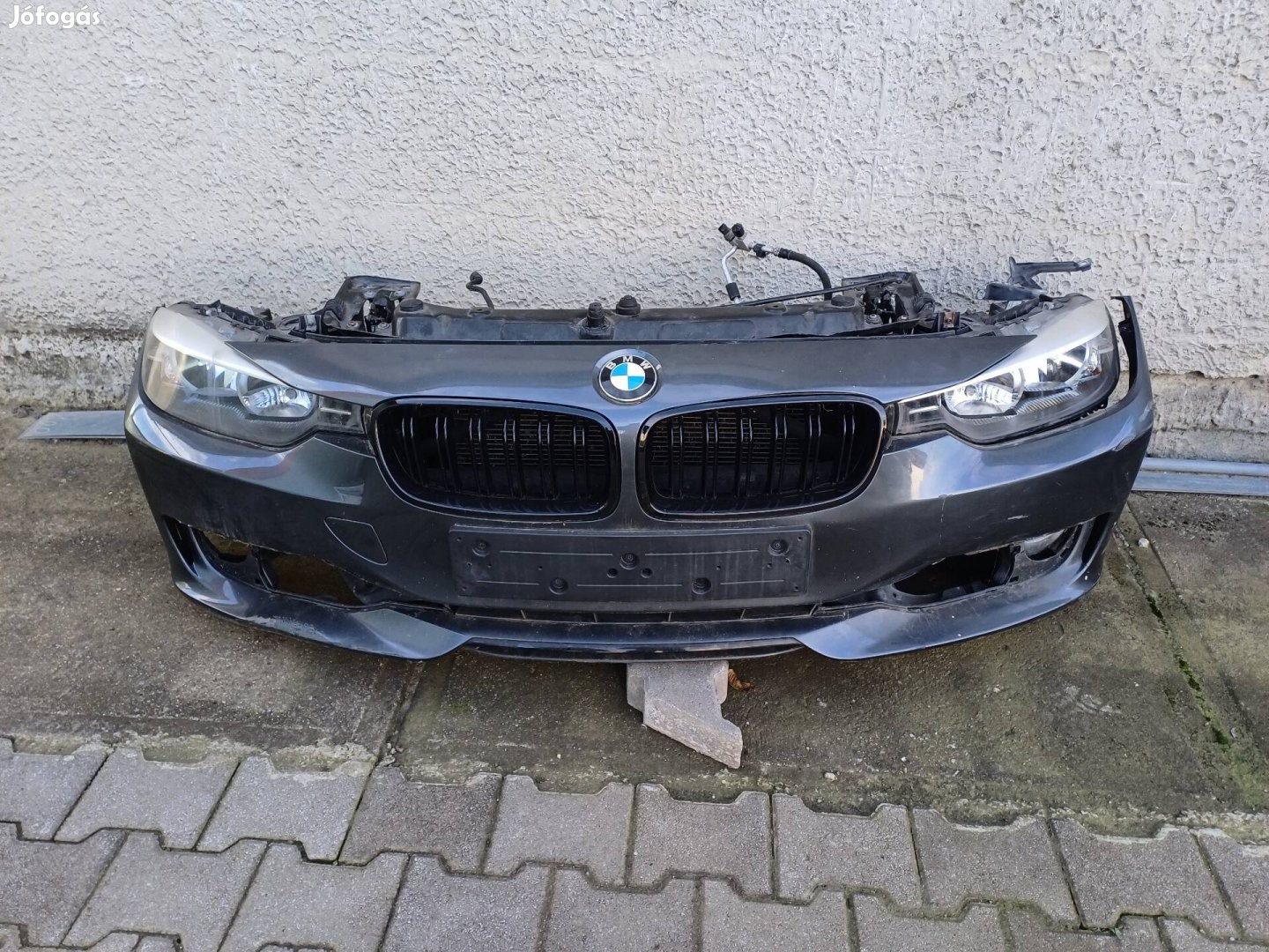 BMW F30 Komplett Csavarozható eleje