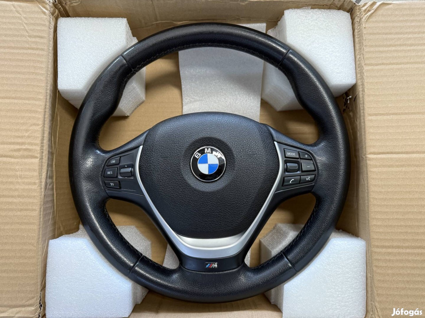 BMW F30 Sport kormány