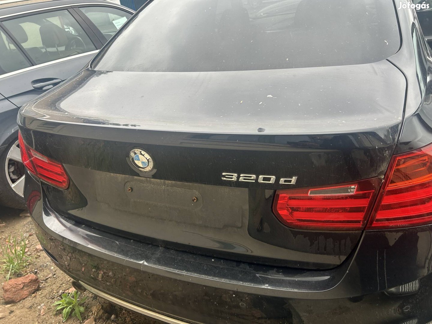 BMW F30 csomagtér ajtó
