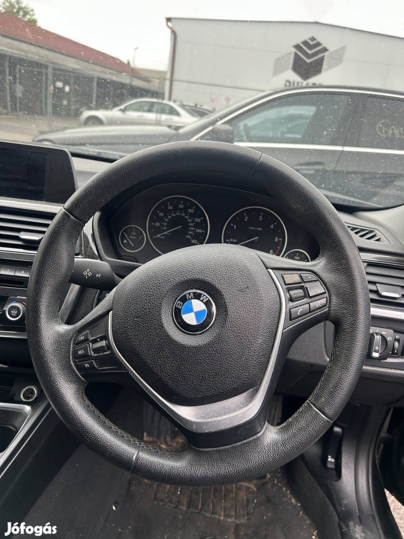 BMW F30 kormány