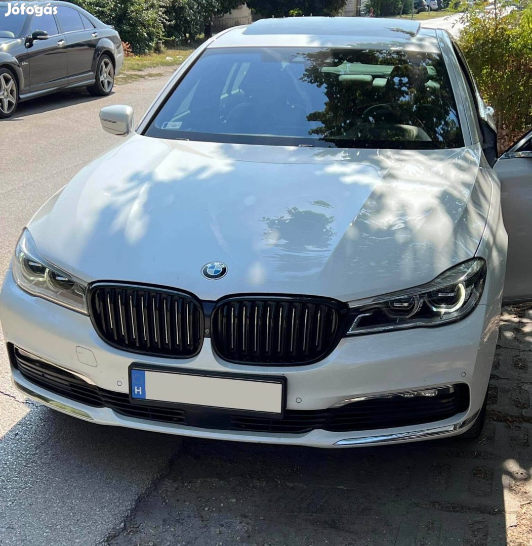 BMW G11 G12 prefcae (7-es BMW) vese hűtőrács lakk fekete