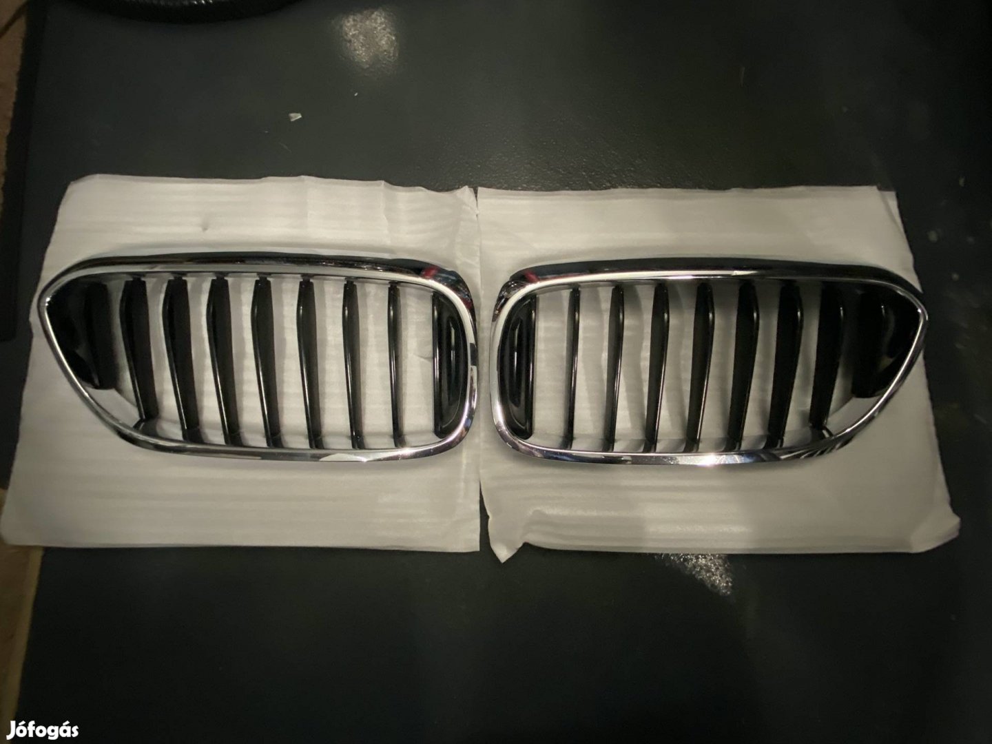 BMW G30-31, Gyári hűtőrács vese eledó