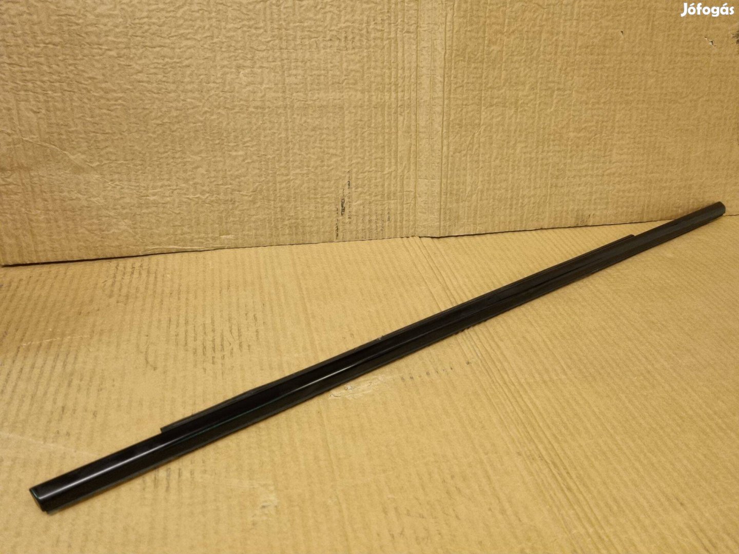 BMW G31 Jobb hátsó ajtó vízlehúzó léc 7404032