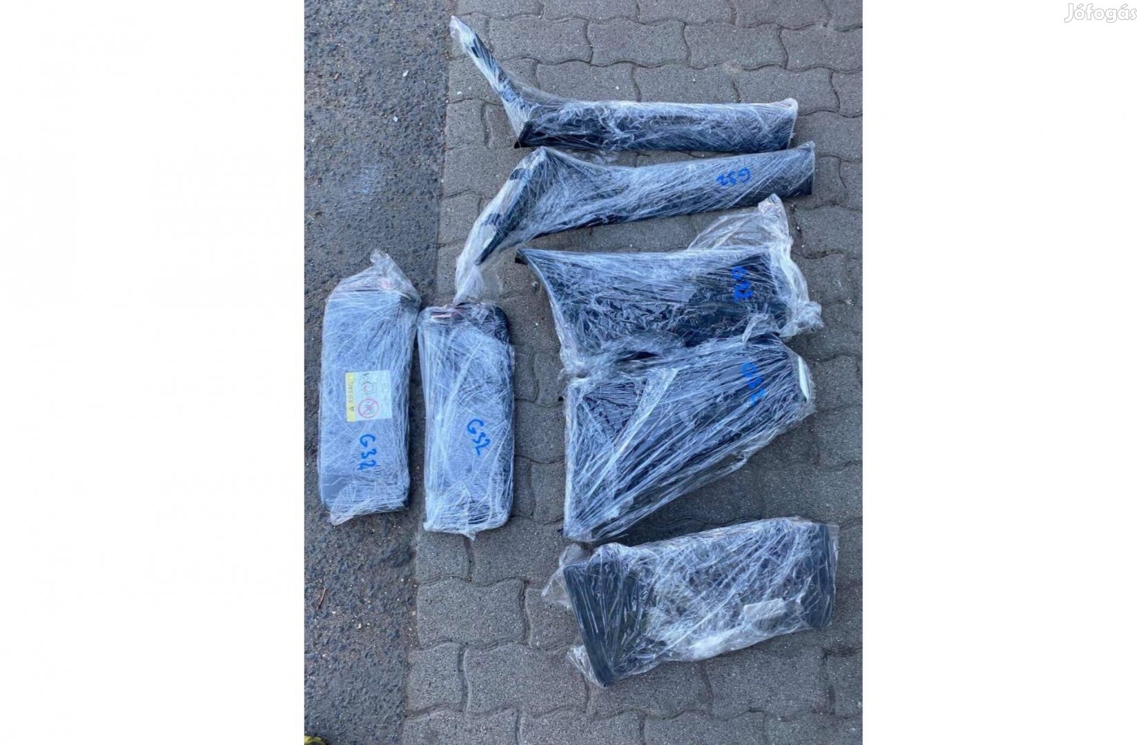 BMW G32 fekete oszlopboritások,kesztyűtartó,napellenzők
