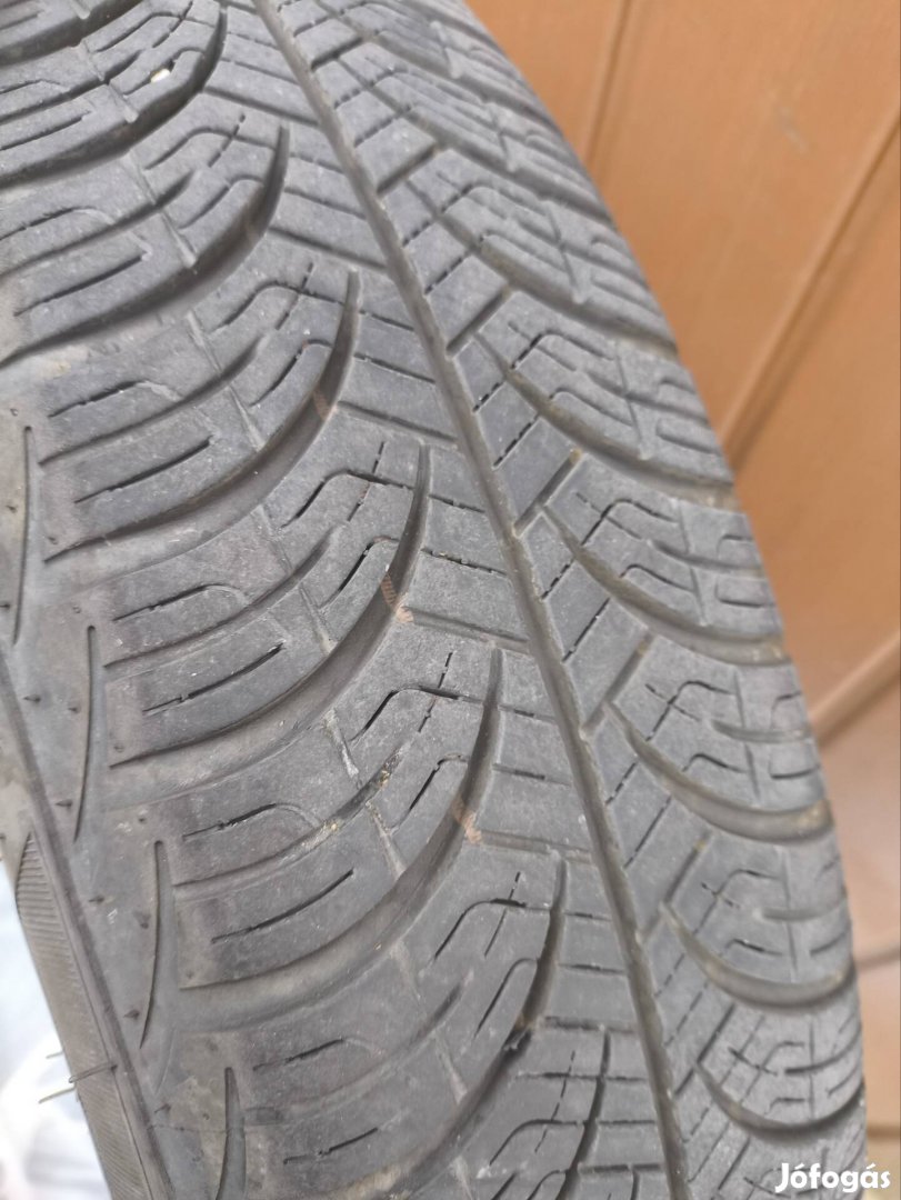 BMW I3 Felni 4 Évszakos Gumival