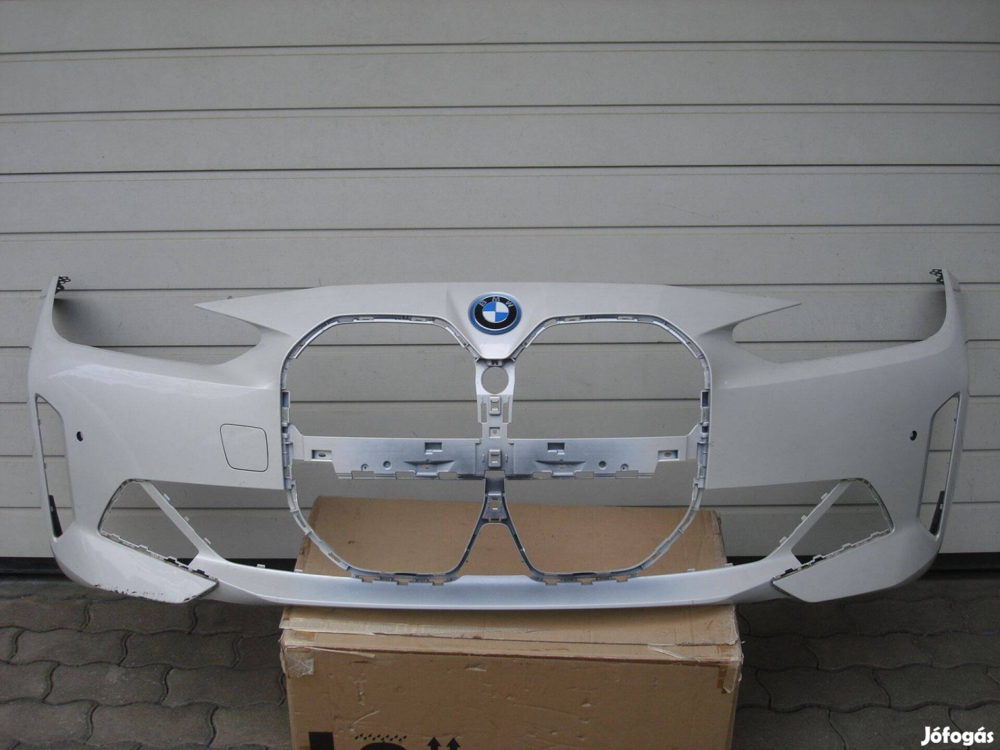 BMW I4 G26 radaros első lökhárító 51118738585 2021-től Hibátlan