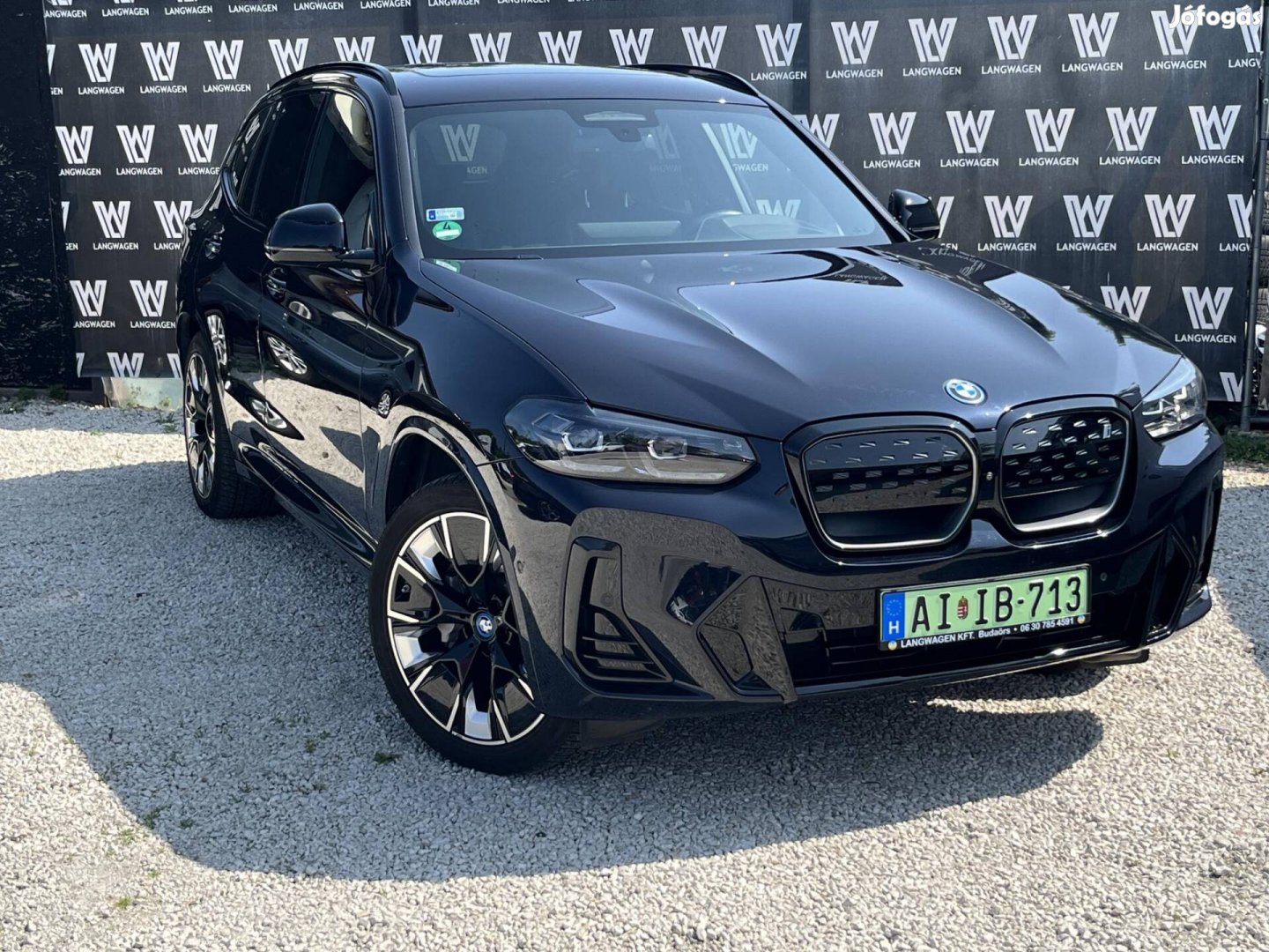 BMW IX3 73,9kWh M Sport. panoráma. vonóhorog. HUD