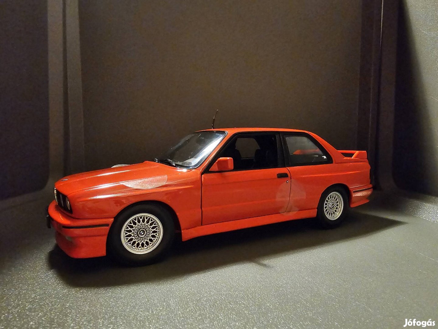 BMW M3 1987. 1:18 modellautó