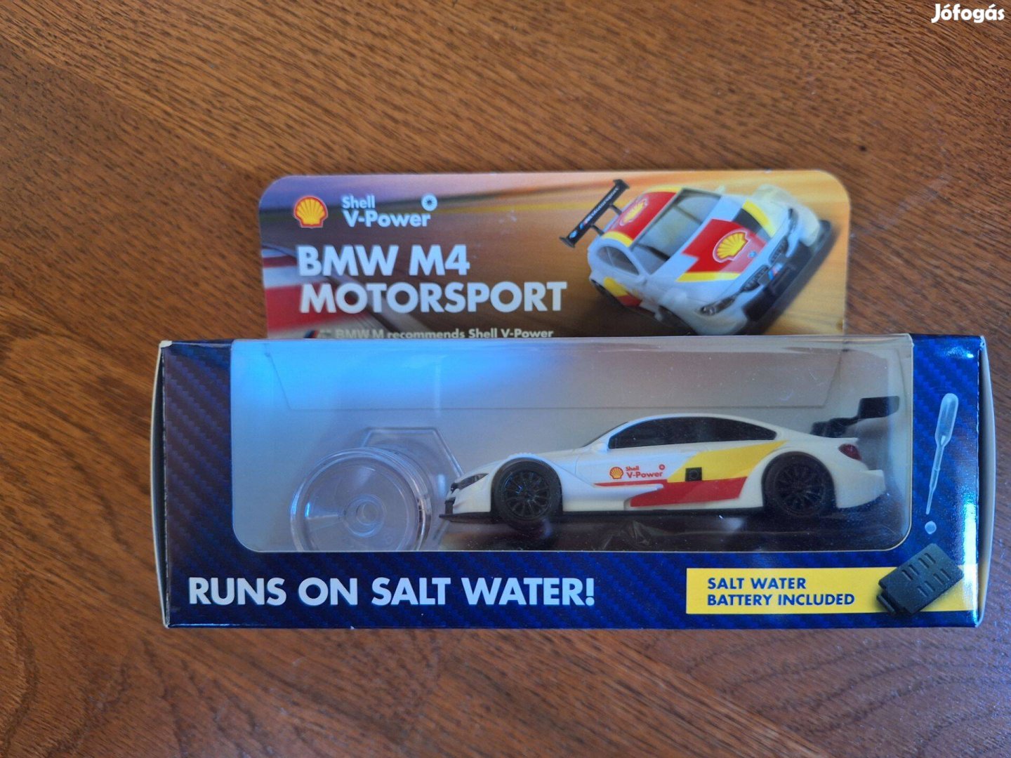BMW M4 Shell sós vízzel működő kisautó