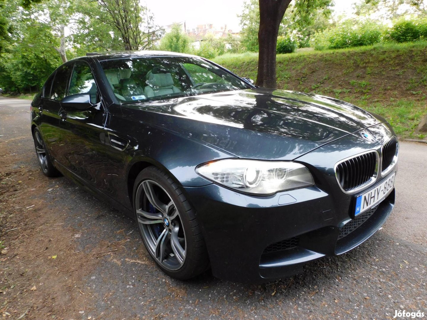 BMW M5 DKG Vezetett szervizkönyv! Garantált Km!