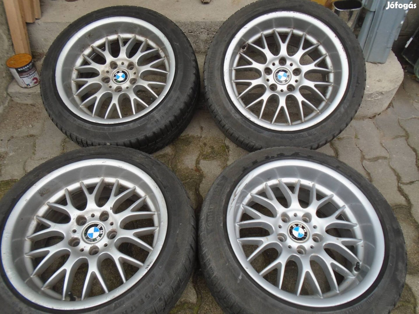 BMW Rondell 0058 8.5x17 ET13 235/45R17 méretű téli gumikkal