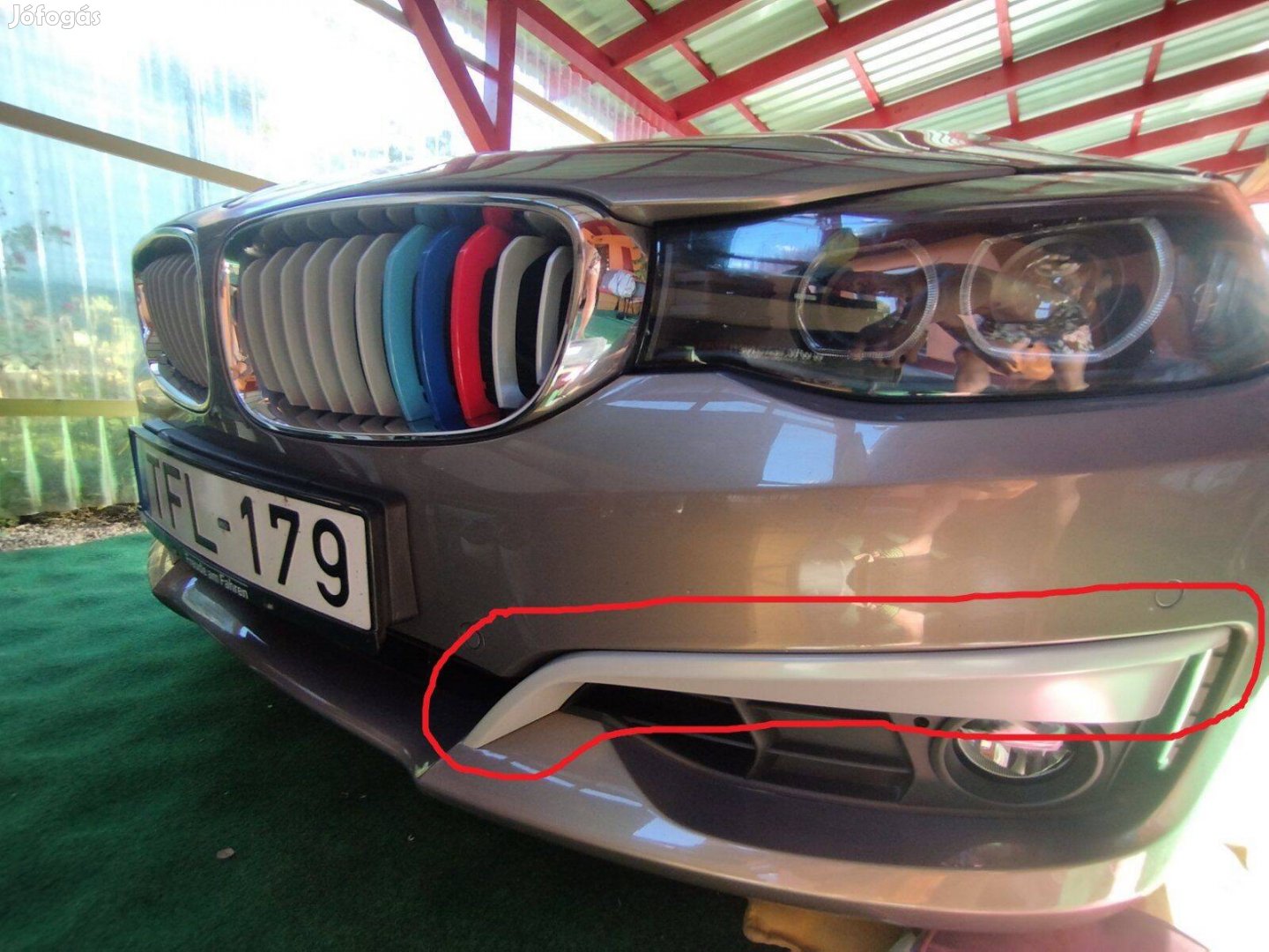 BMW Takaró elem (szürke) ködlámpa felett két oldalra eladó