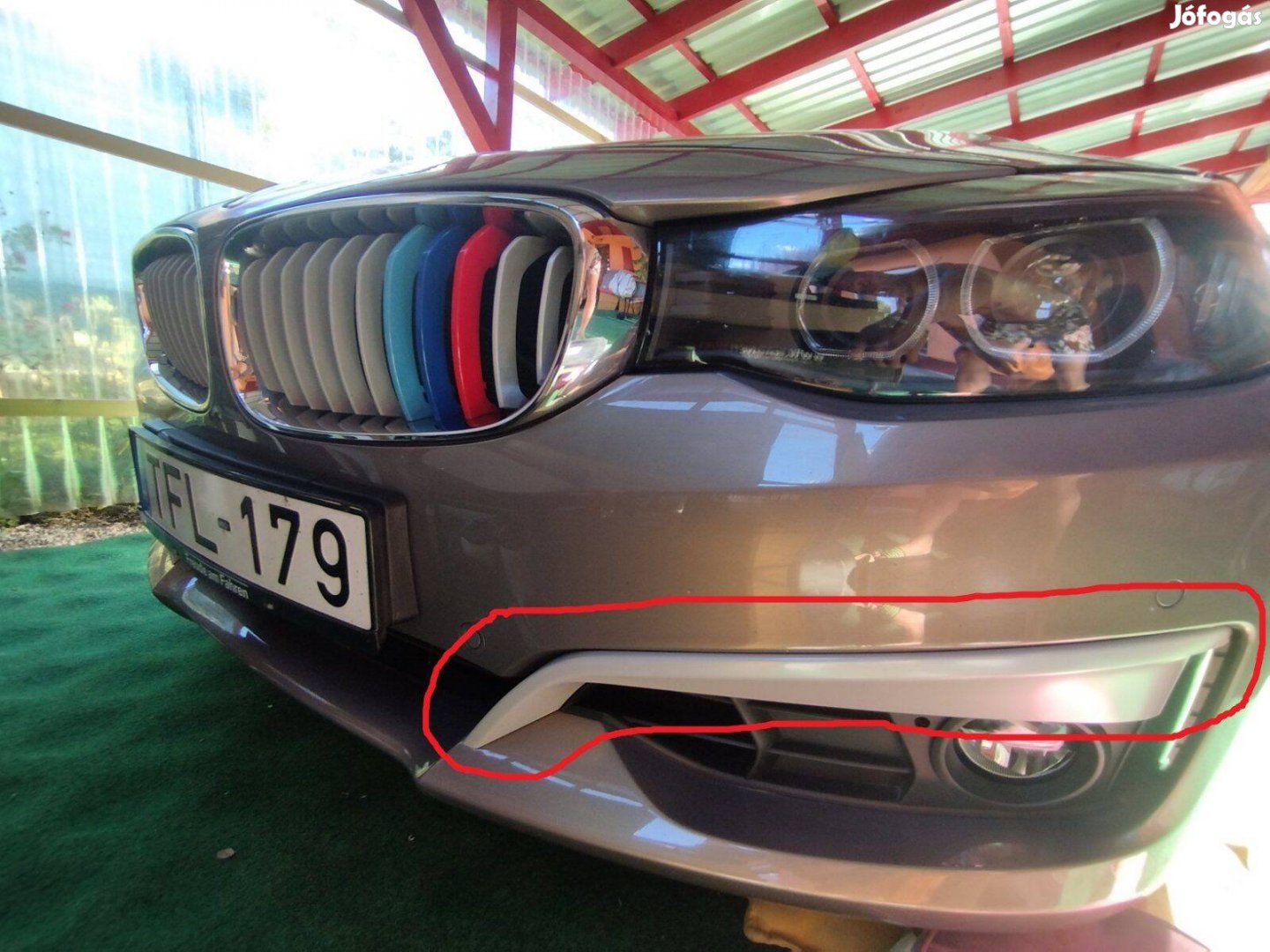 BMW Takaró elem (szürke) ködlámpa felett két oldalra eladó