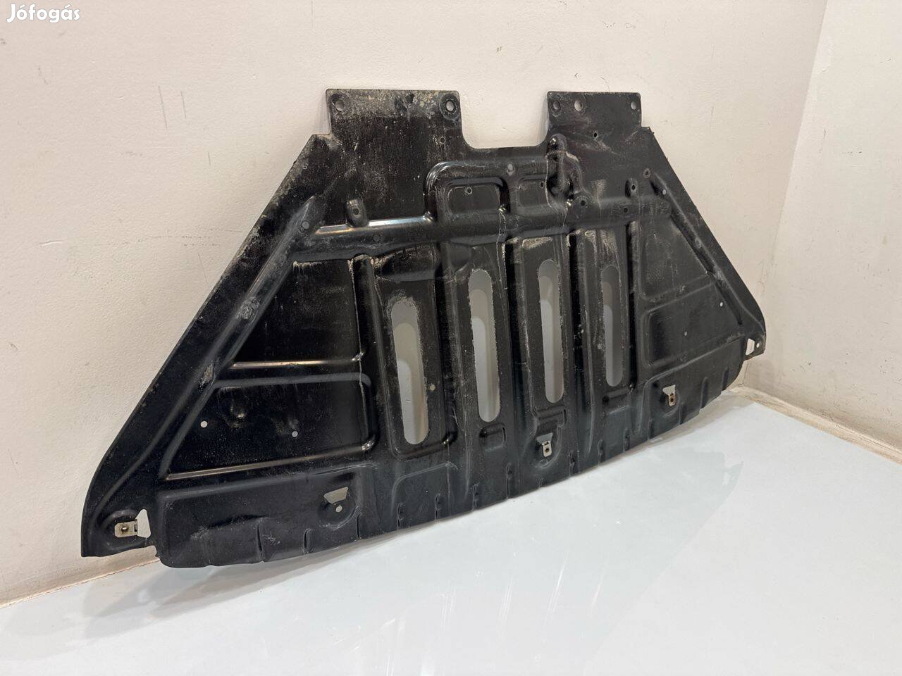 BMW X1 E84 alsó merevítő, fém alsó motorburkolat 51752993606