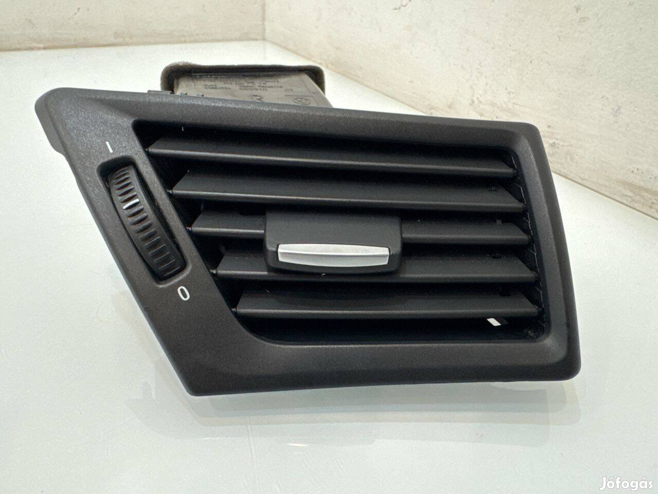 BMW X1 E84 jobb oldali műszerfal szellőző 64222991234