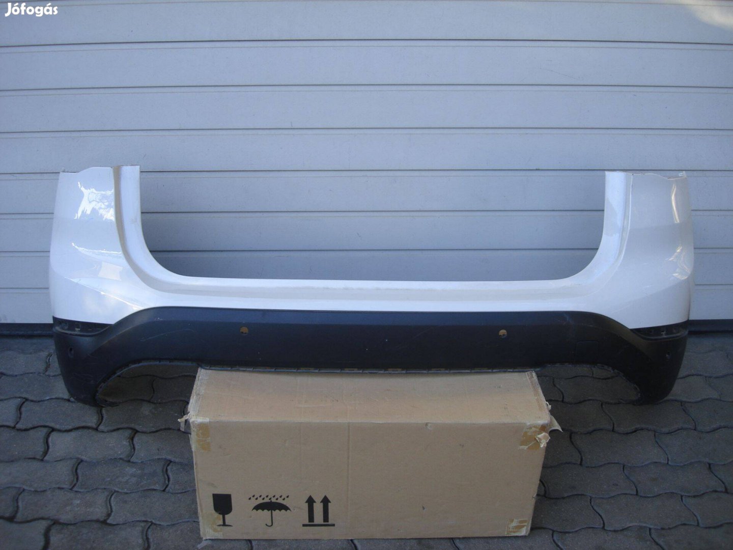 BMW X1 F48 4 radaros hátsó lökhárító 51127355260 2015-től Hibátlan