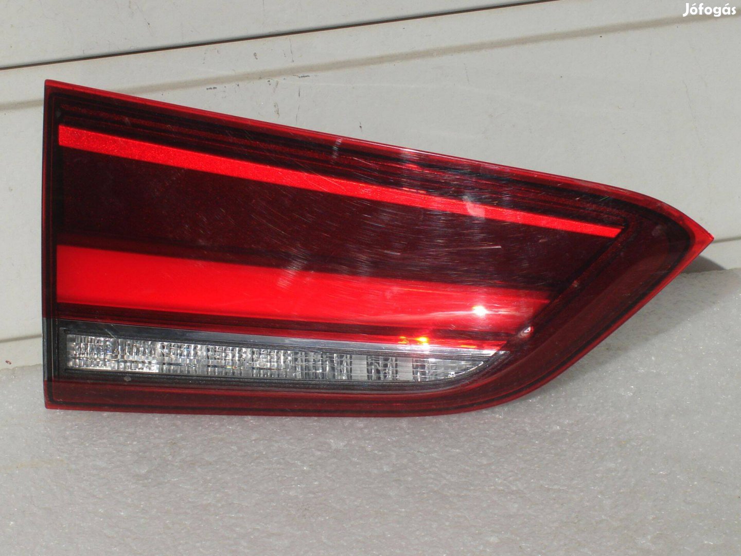 BMW X1 F48 LCI Bal hátsó csomagtérajtó Led Lámpa 2019-től