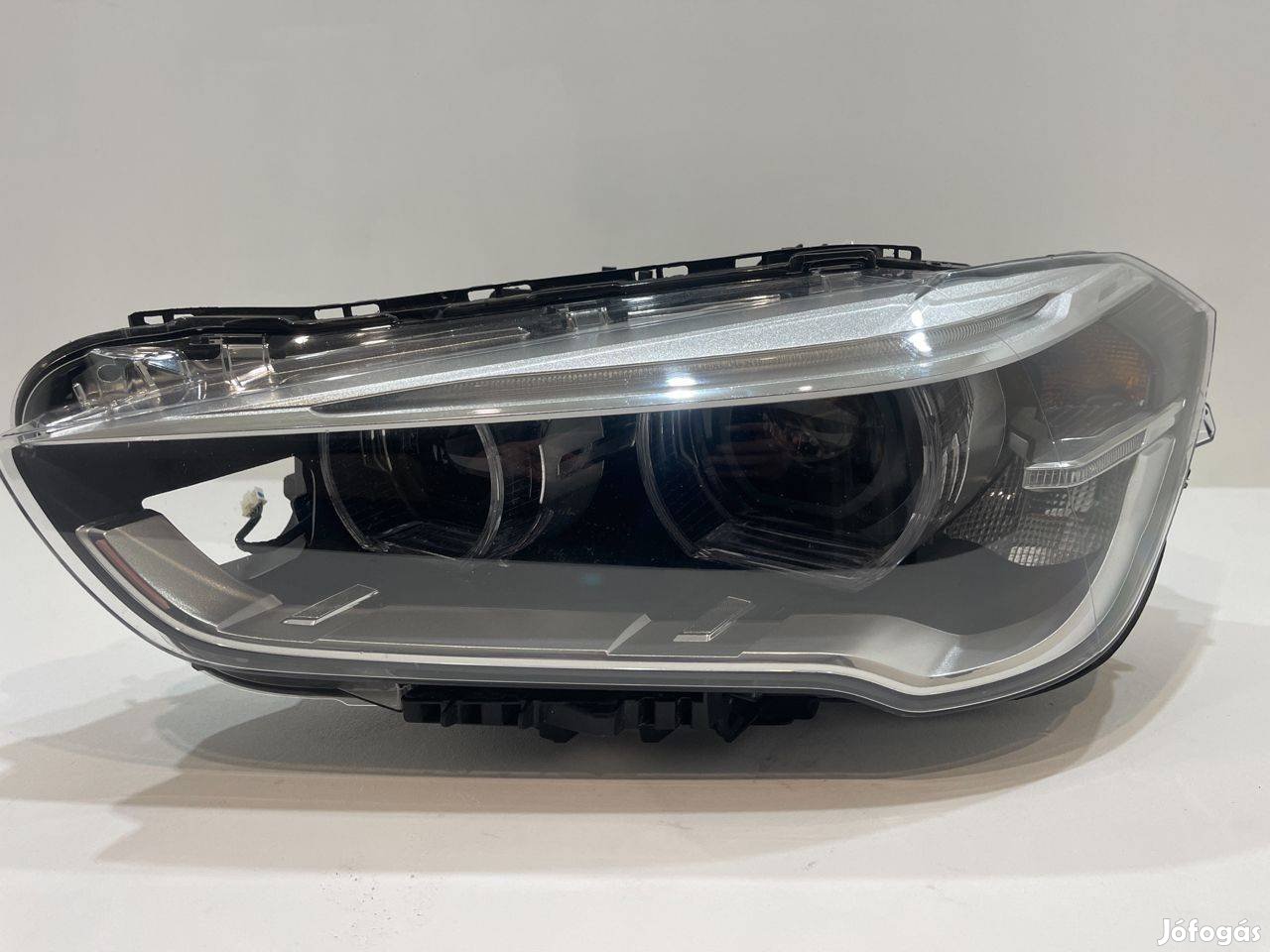BMW X1 F48 bal fényszóró Xenon Led