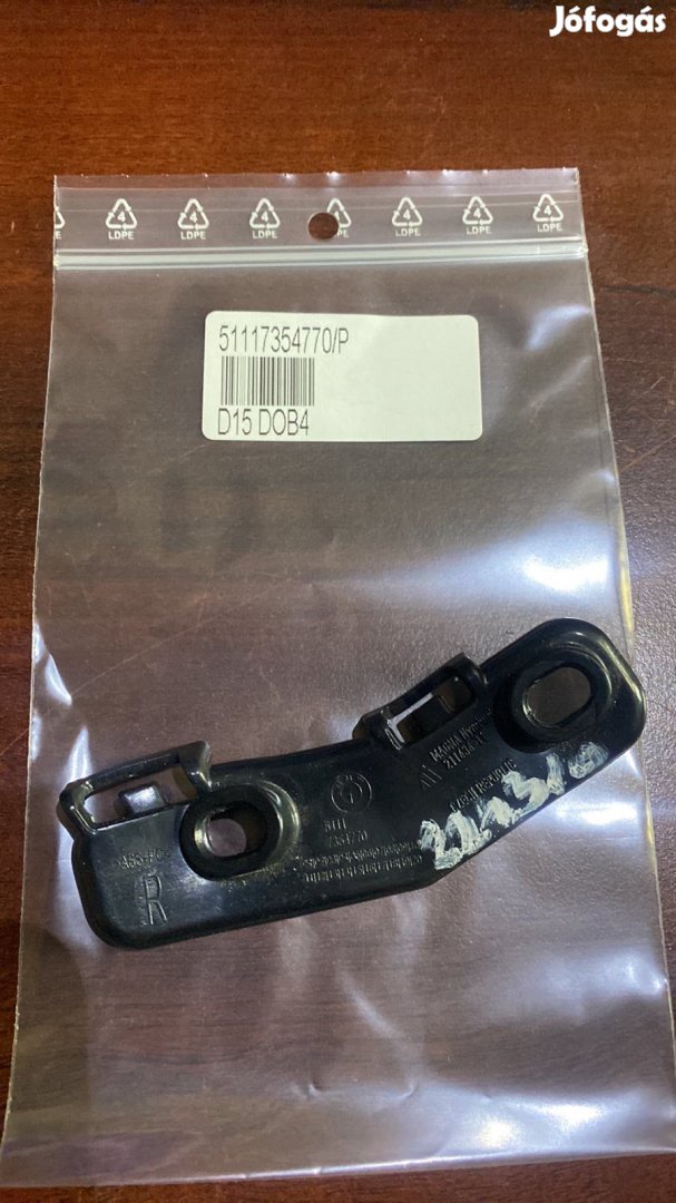 BMW X1 F48 jobb első lökhárító betét 51117354770 eladó
