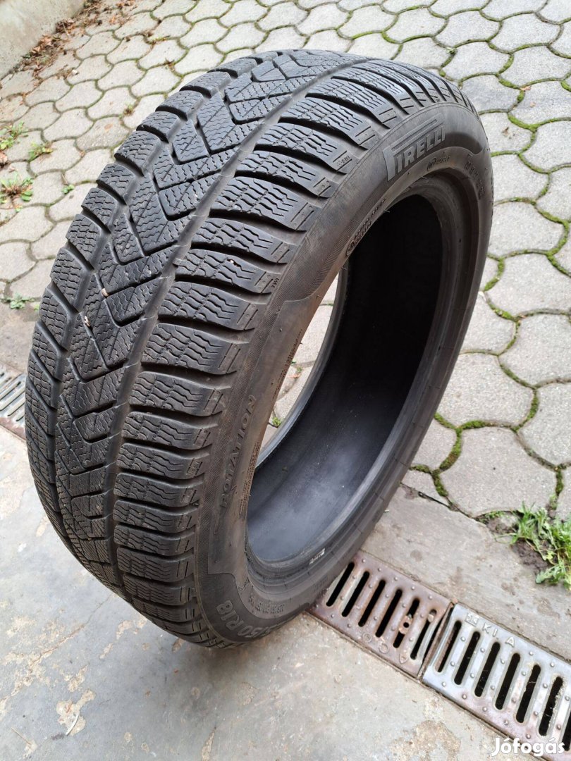 BMW X1-hez Pirelli 225/50 R18 téligumi 1 db eladó!