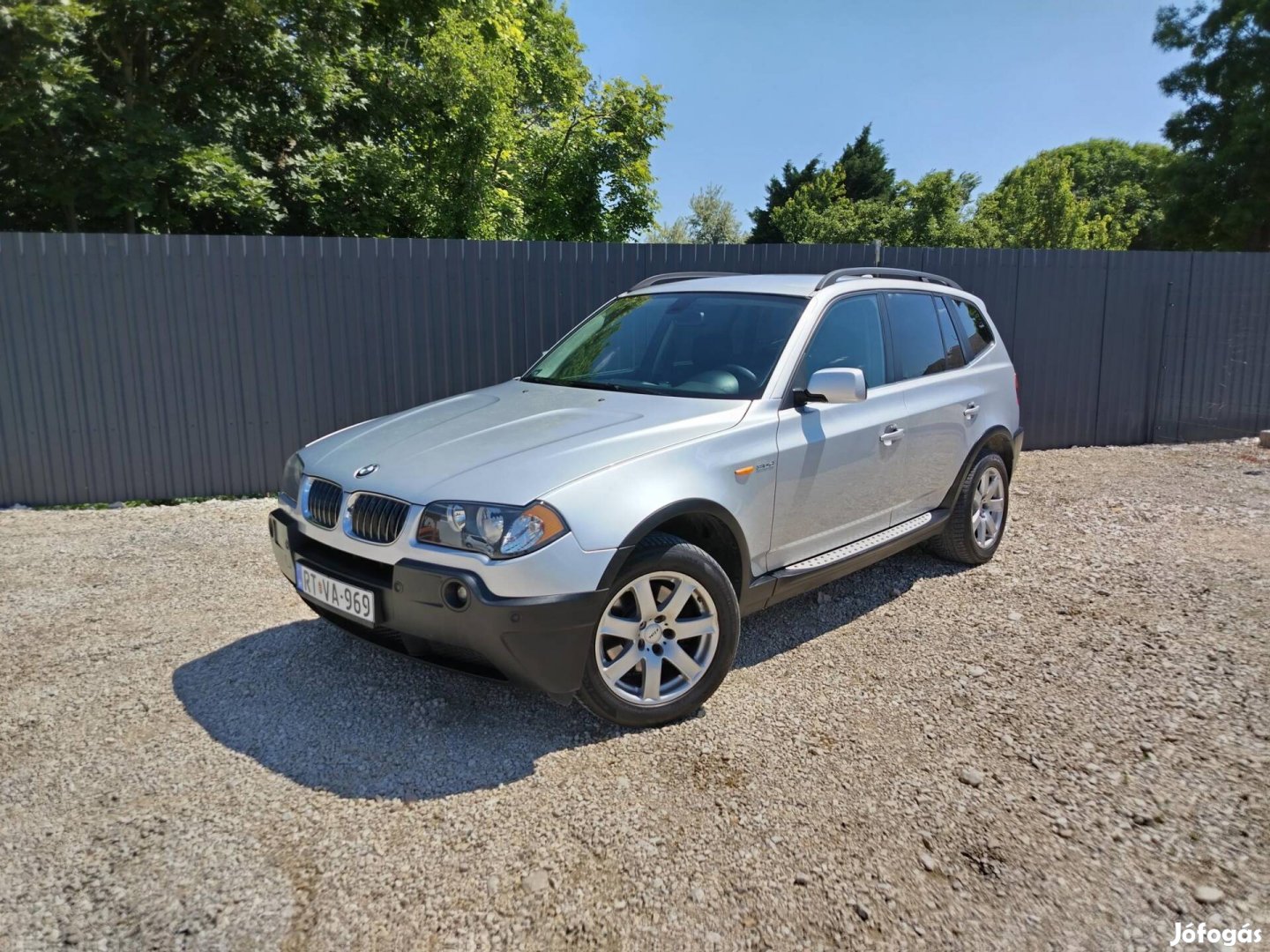 BMW X3 3.0d 2t Vonóhorog. Manuális 6-os váltó....