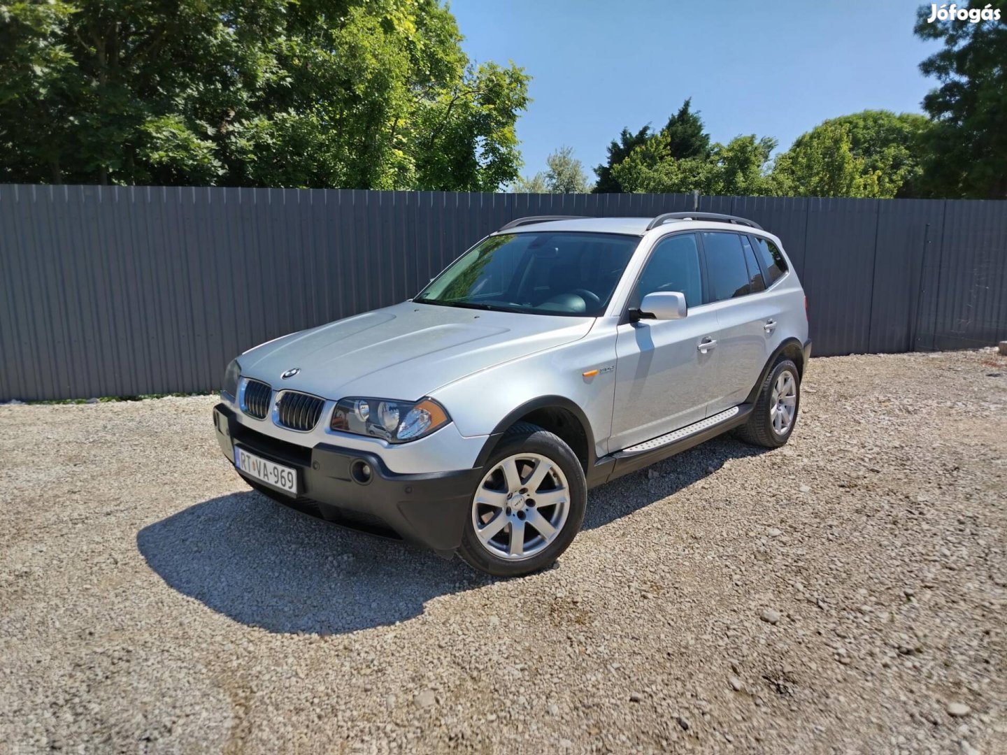 BMW X3 3.0d 2t Vonóhorog. Manuális 6-os váltó....
