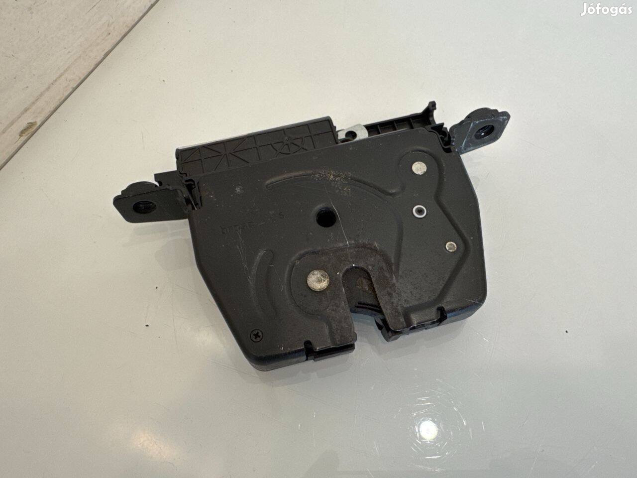 BMW X3 F25 csomagtér ajtó zárszerkezet 51247232015