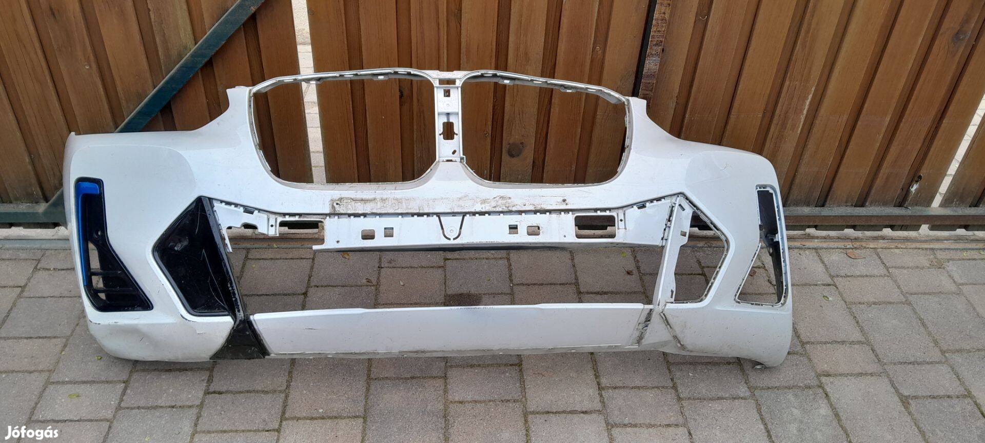 BMW X3 M Sport első lökhárító sérült