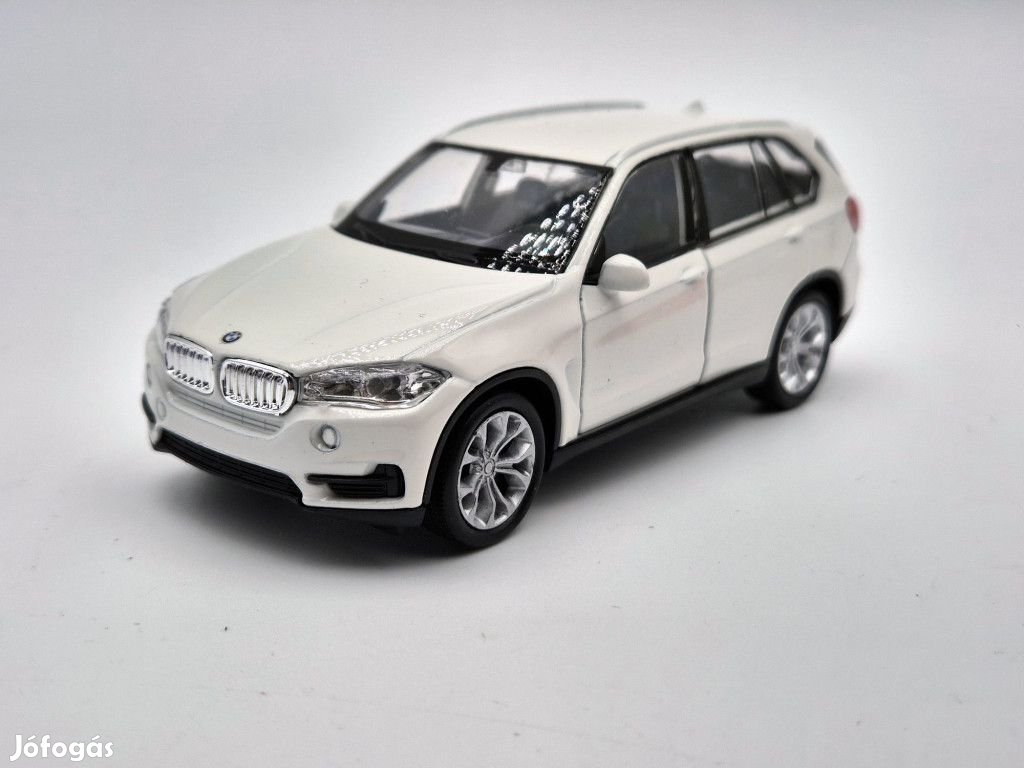 BMW X5 (2015) - fehér -  Welly - 1:34