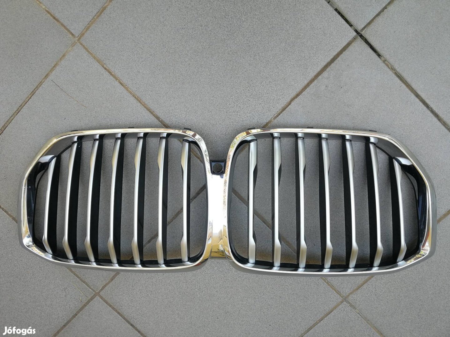BMW X5 gyári kamerás hűtő rács hibátlan állapotban 