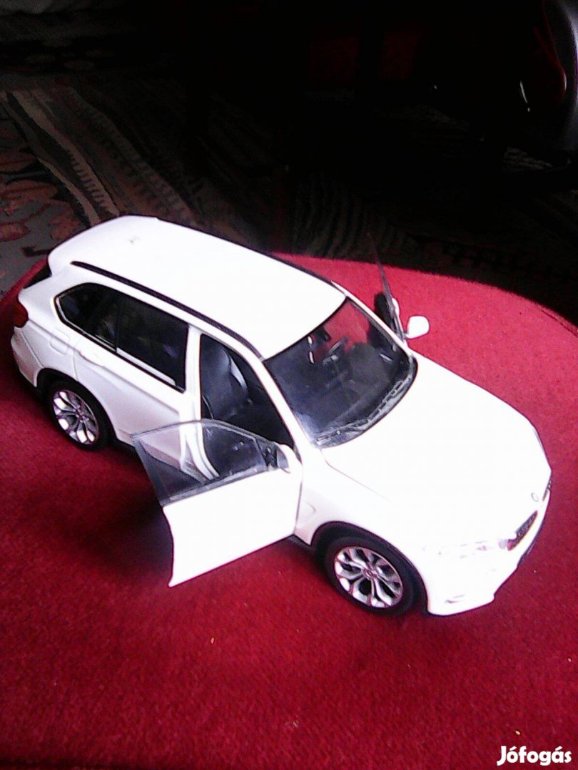 BMW X 5 játék autó 20 cm