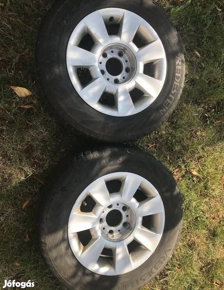 BMW, 4 db 15 colos felni, 4 évszakos 60%-os gumikkal