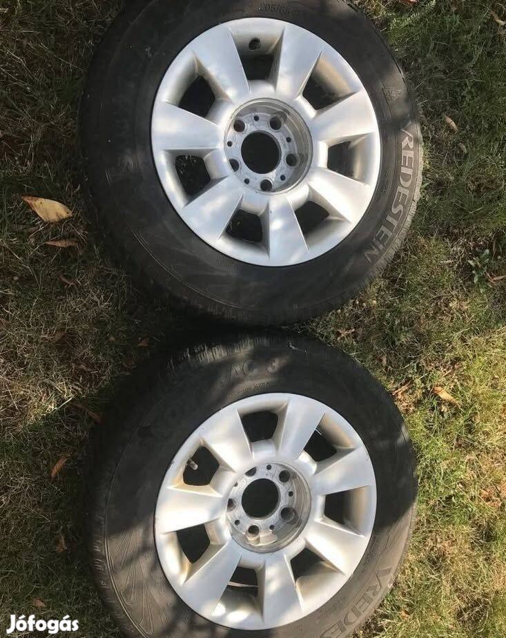 BMW, 4 db 15 colos felni, 4 évszakos 60%-os gumikkal