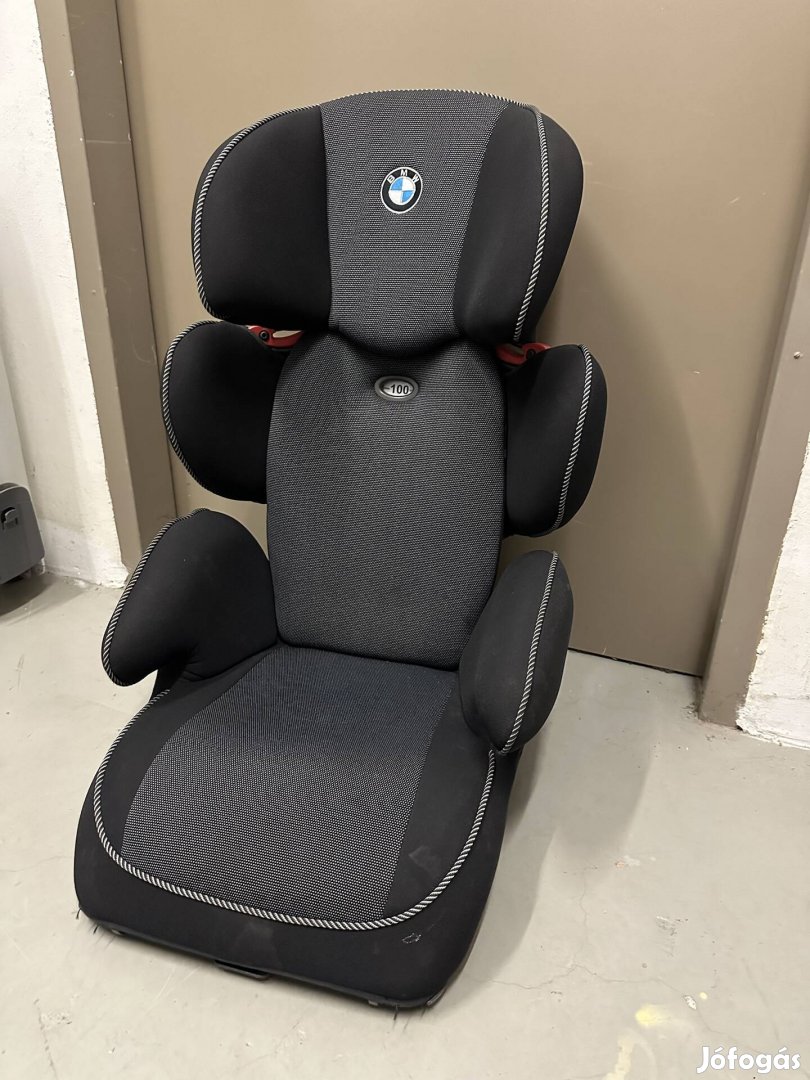 BMW biztonsági övvel beköthető gyerekülés