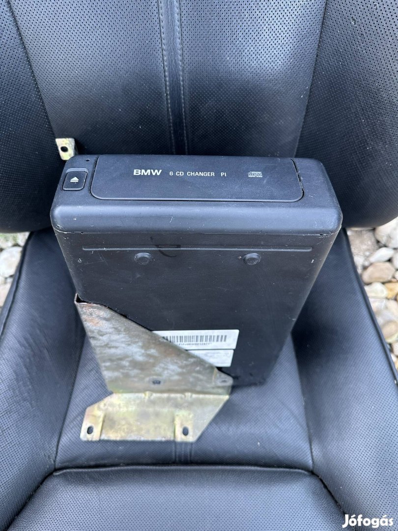 BMW e38 CD tárak