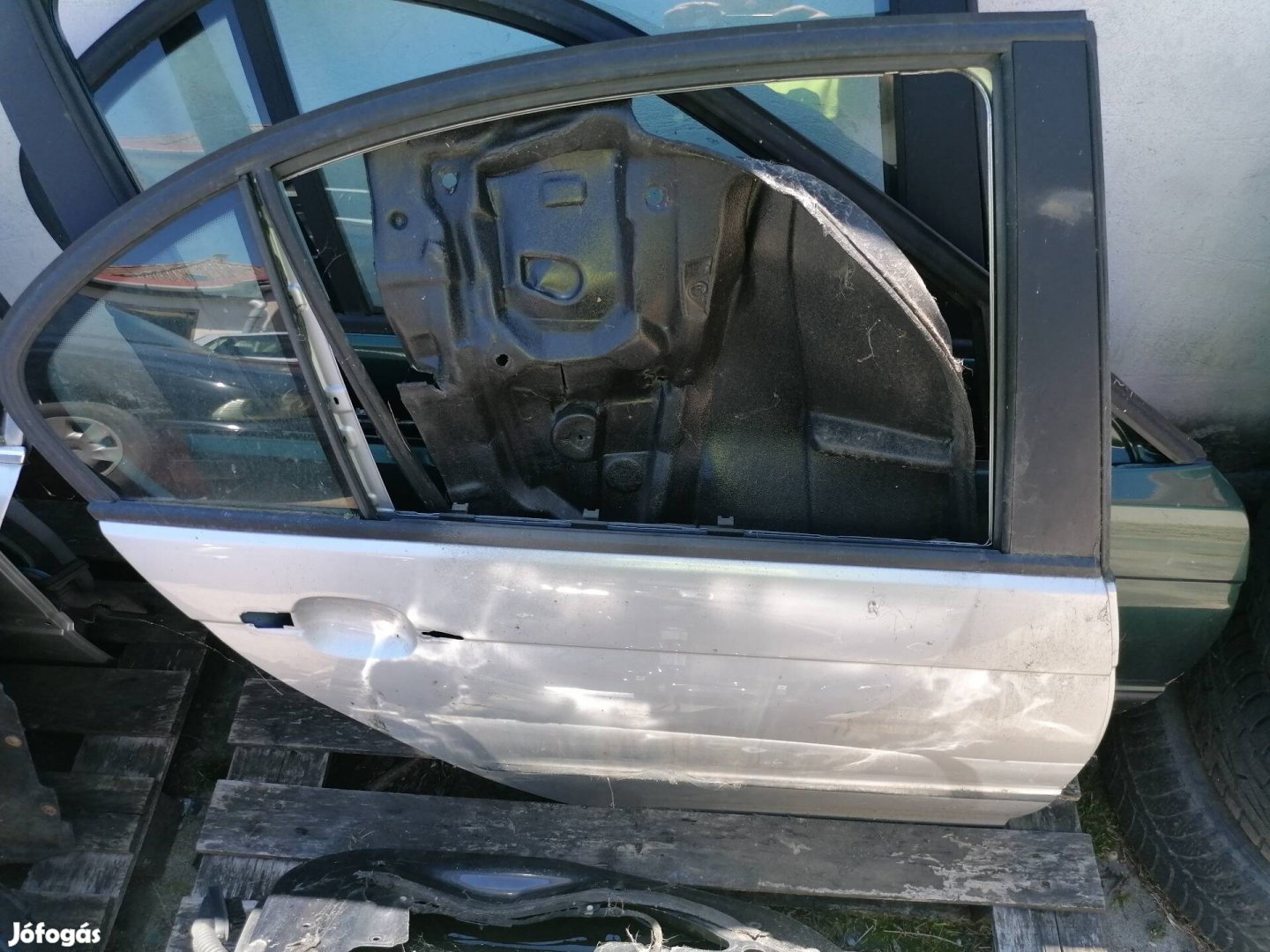 BMW e46 ezüst sedan jobb hátsó ajtó rozsdamentes színben felrakhato 