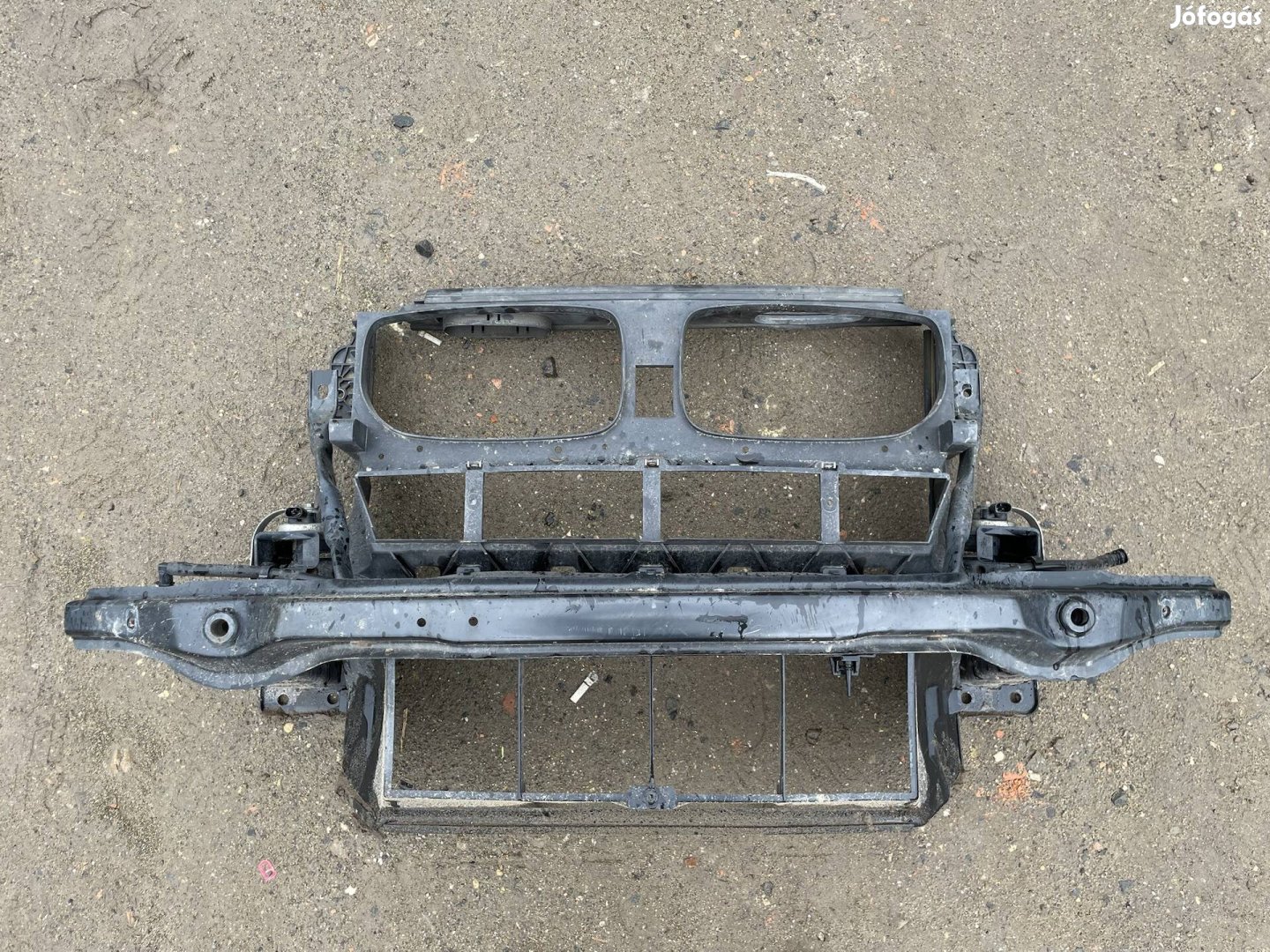 BMW e70 e71 x5 x6 Homlokfal zárhíd 