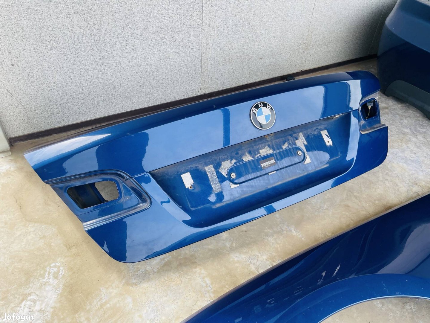 BMW e92 e93 csomagtér ajtó csomagtartó több színben 