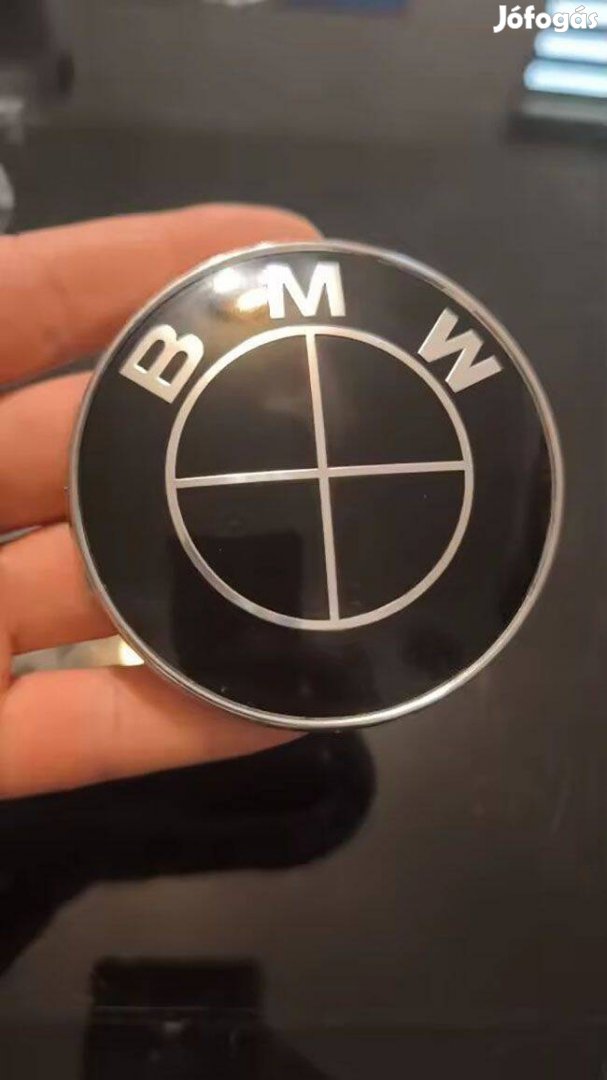 BMW embléma 82 mm , fekete motorháztető