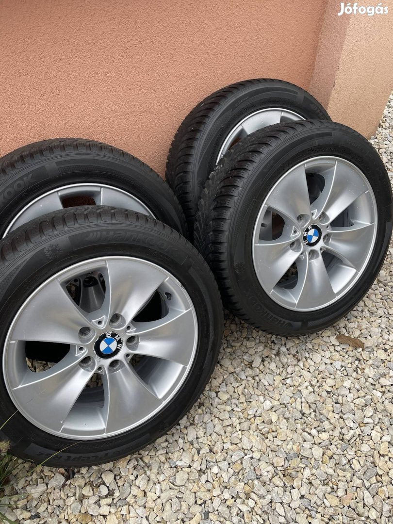 BMW felnigarnitúra téli gumikkal eladó.