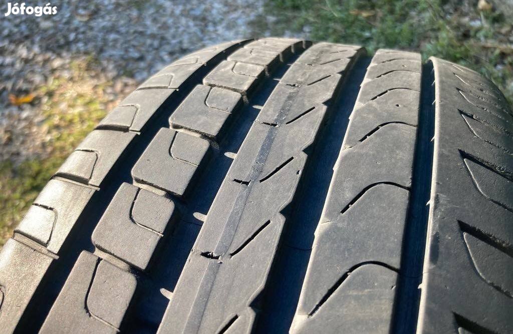 BMW gumik 225/45 R17 hátul 205/50 R17 elöl