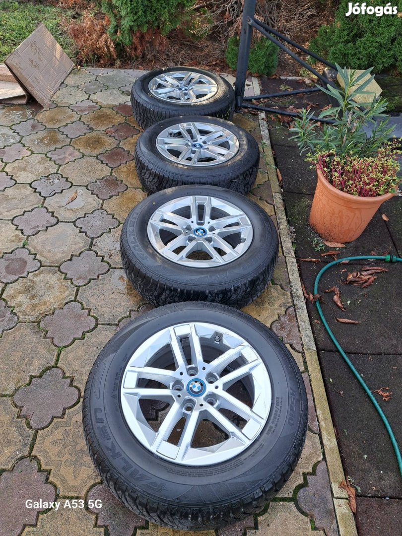 BMW gyári alufelni 4 évszakos gumikkal eladó. 