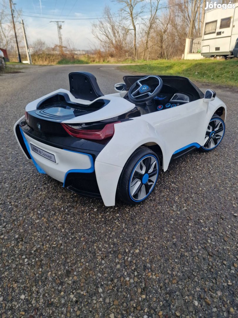 BMW i8 Concept akkumulátoros beülős gyermekautó