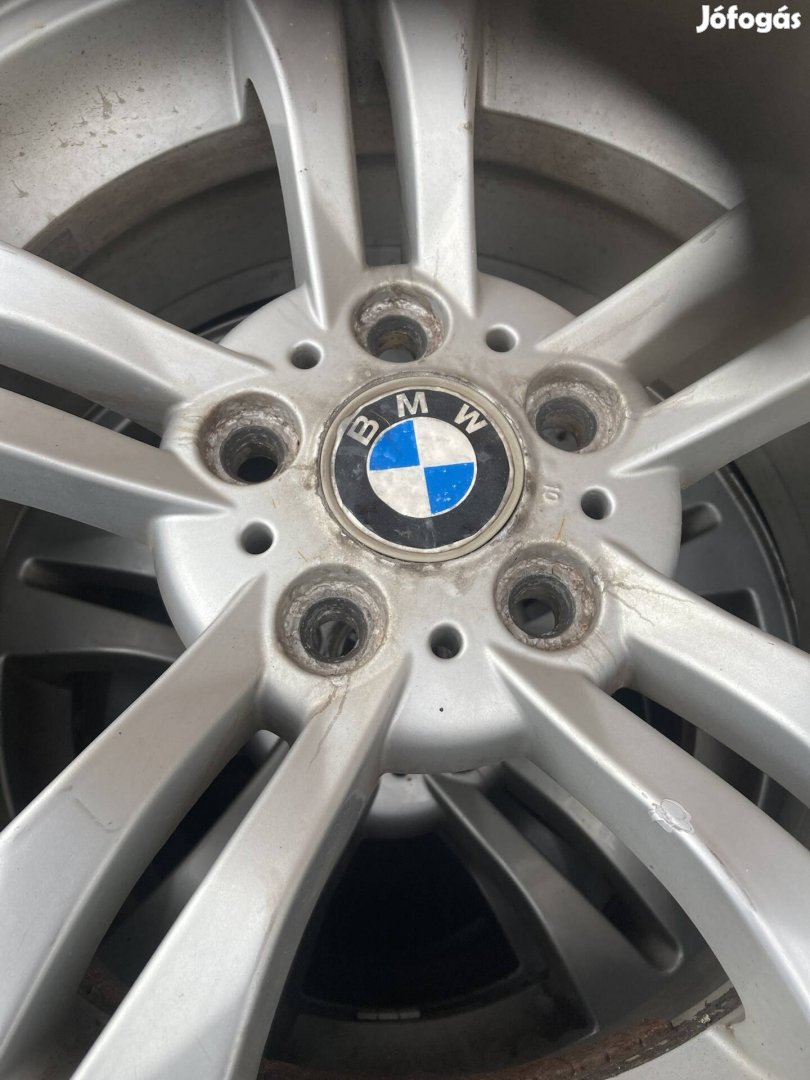 BMW teligumi elado.