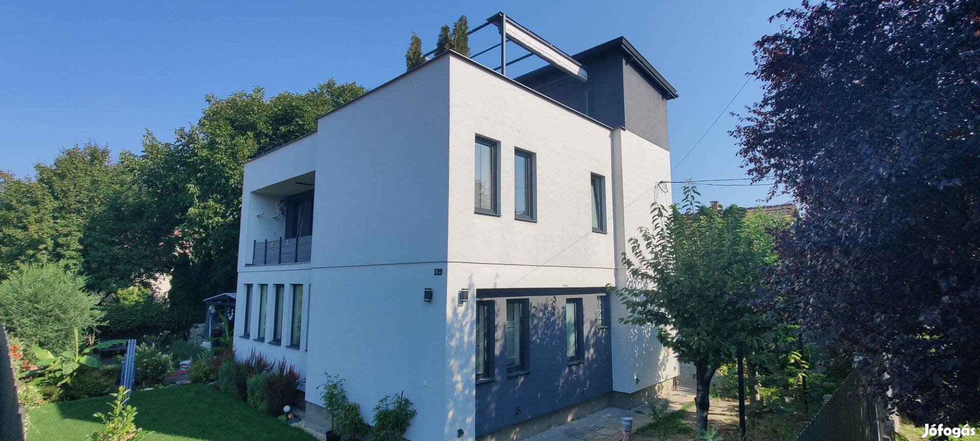 BP 17.ker. Bártfai u.-ban 150nm Minimál stlusú családiház