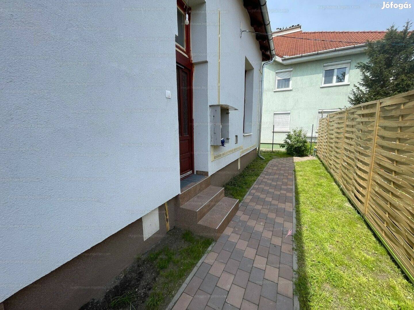 BP. XVI. ker. földszinti 35.9 m2-es lakás, saját kertrésszel, Budapest